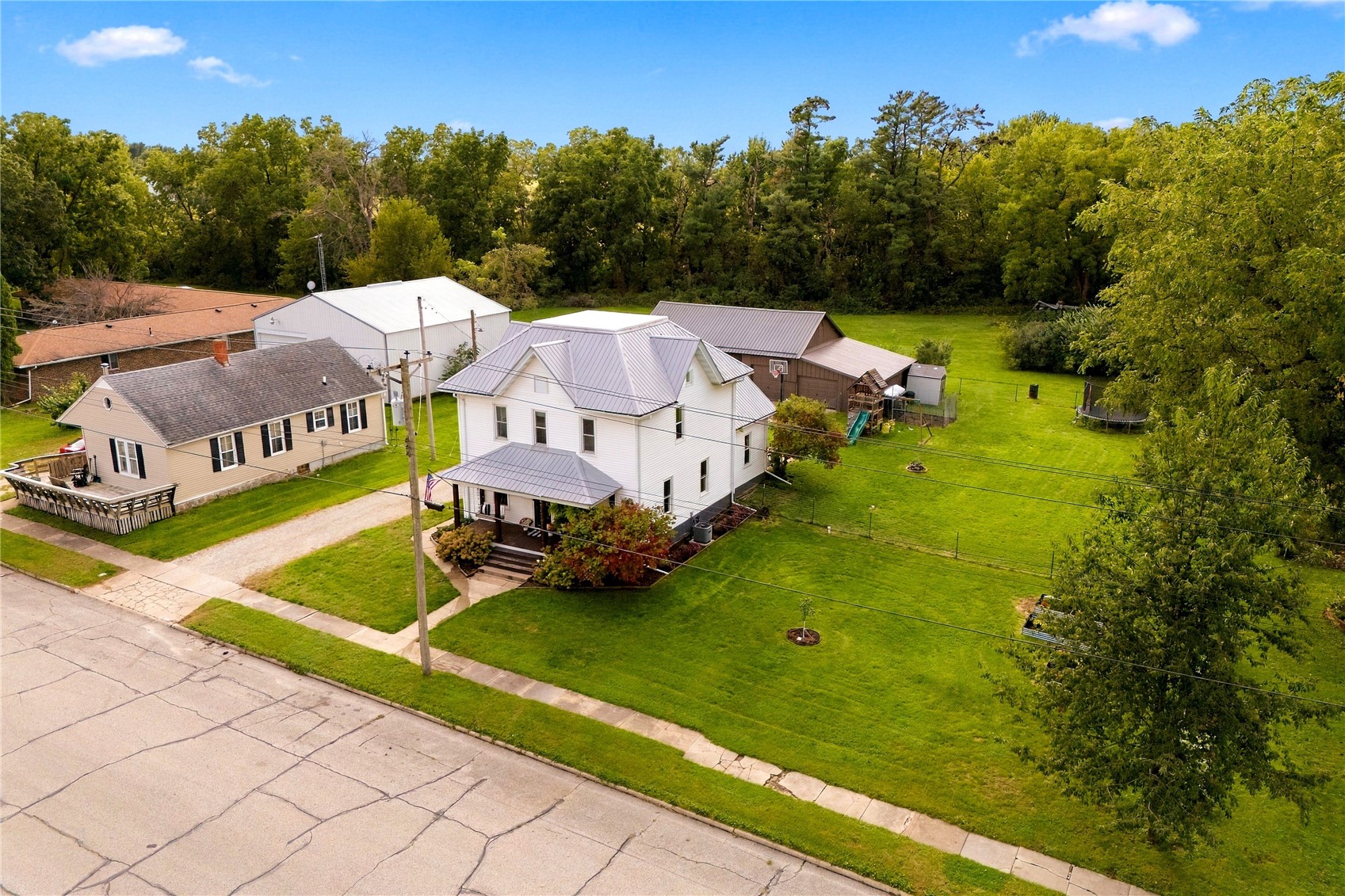 225 N Cass IA 50681