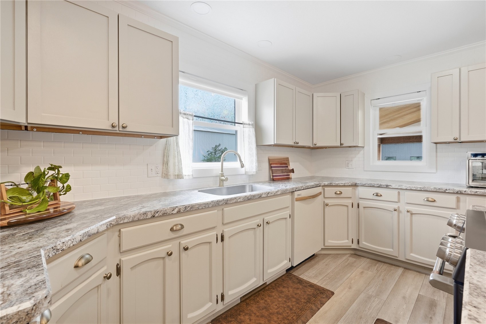 225 N Cass IA 50681