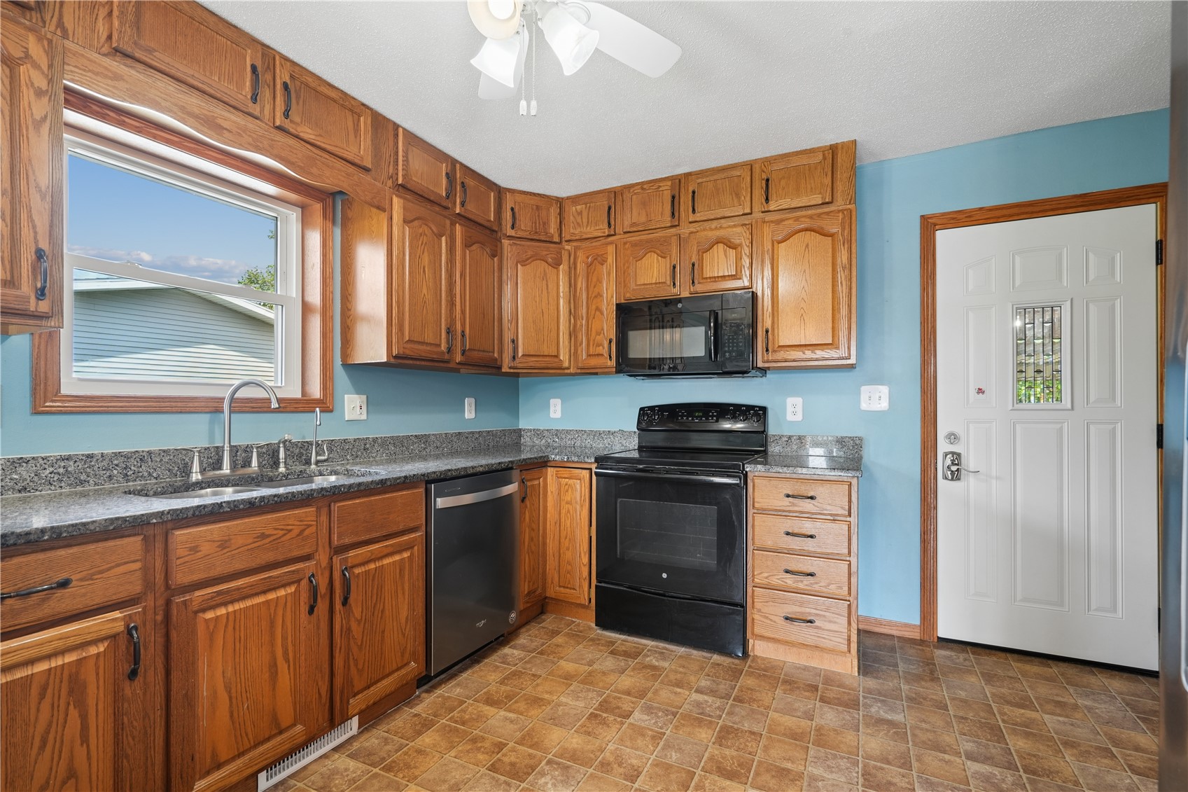 507 C Avenue Atkins IA 52206