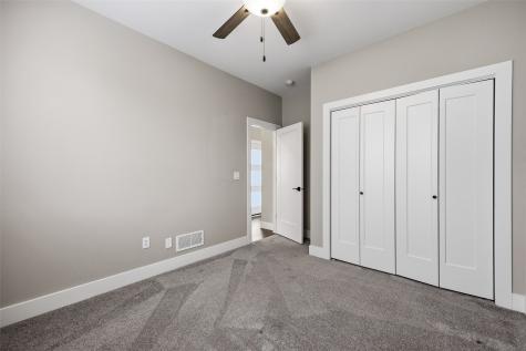 306 Dogwood Lane Tiffin IA 52340