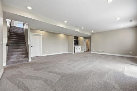 306 Dogwood Lane Tiffin IA 52340