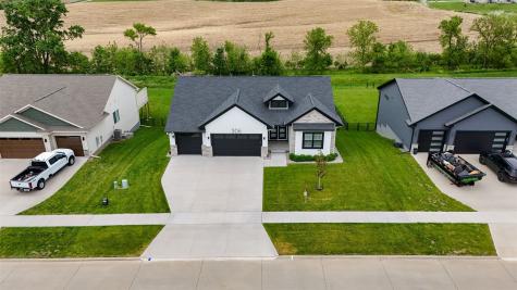 306 Dogwood Lane Tiffin IA 52340