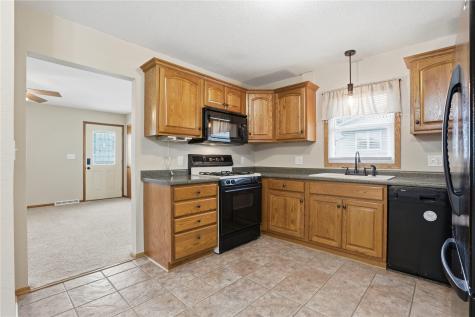 101 Country Club Drive Vinton IA 52349