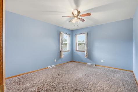 101 Country Club Drive Vinton IA 52349