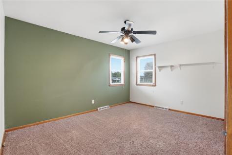 101 Country Club Drive Vinton IA 52349