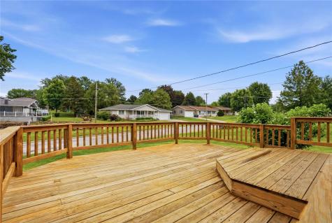 101 Country Club Drive Vinton IA 52349