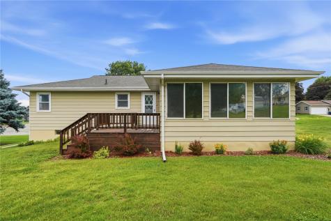 101 Country Club Drive Vinton IA 52349