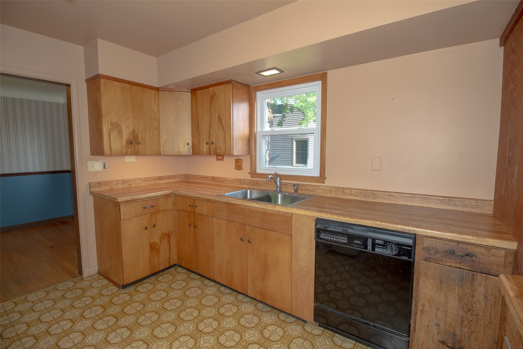 3849 Vine Avenue SE Cedar Rapids IA 52403