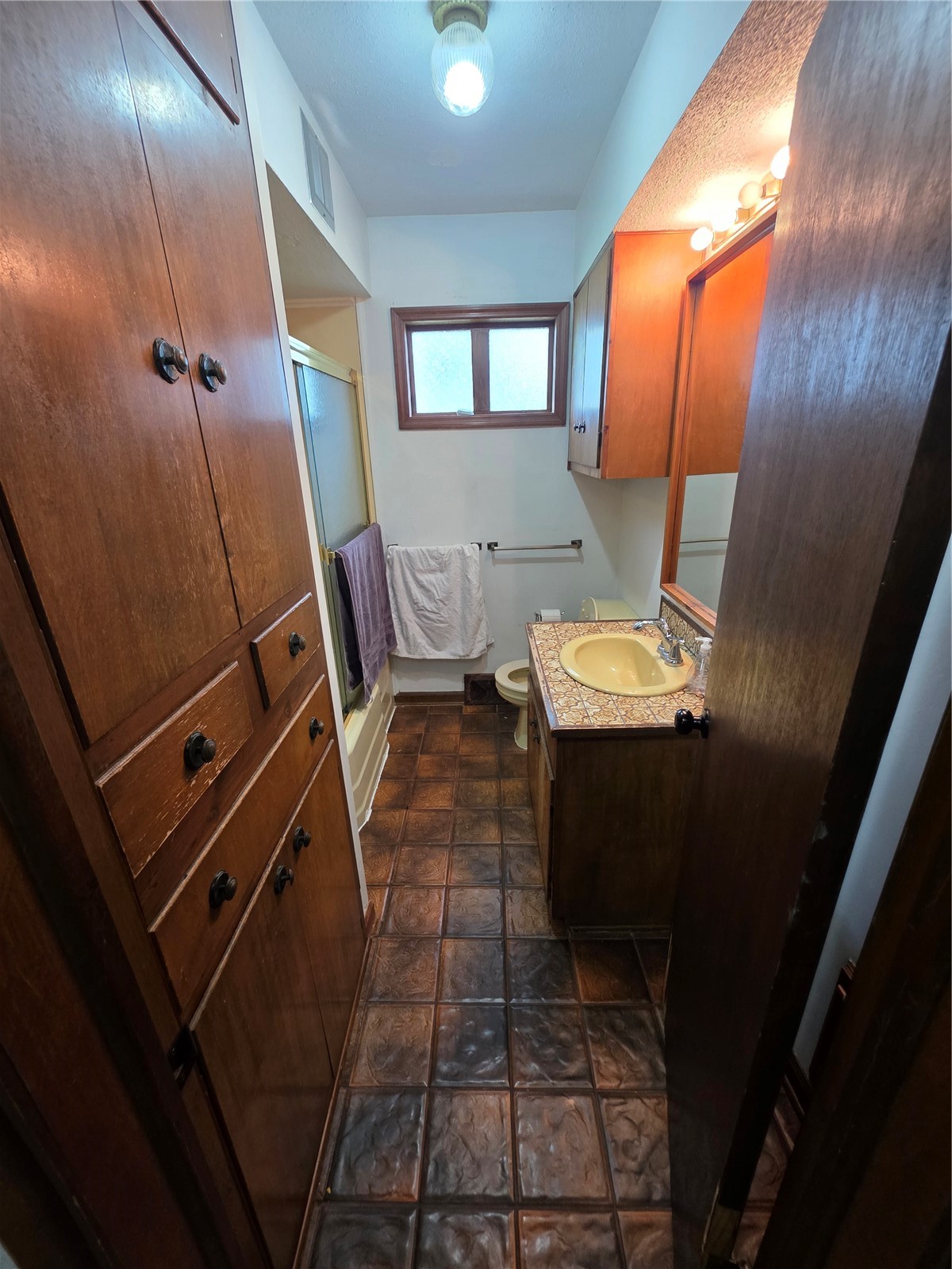 3849 Vine Avenue SE Cedar Rapids IA 52403