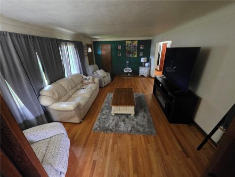 3849 Vine Avenue SE Cedar Rapids IA 52403