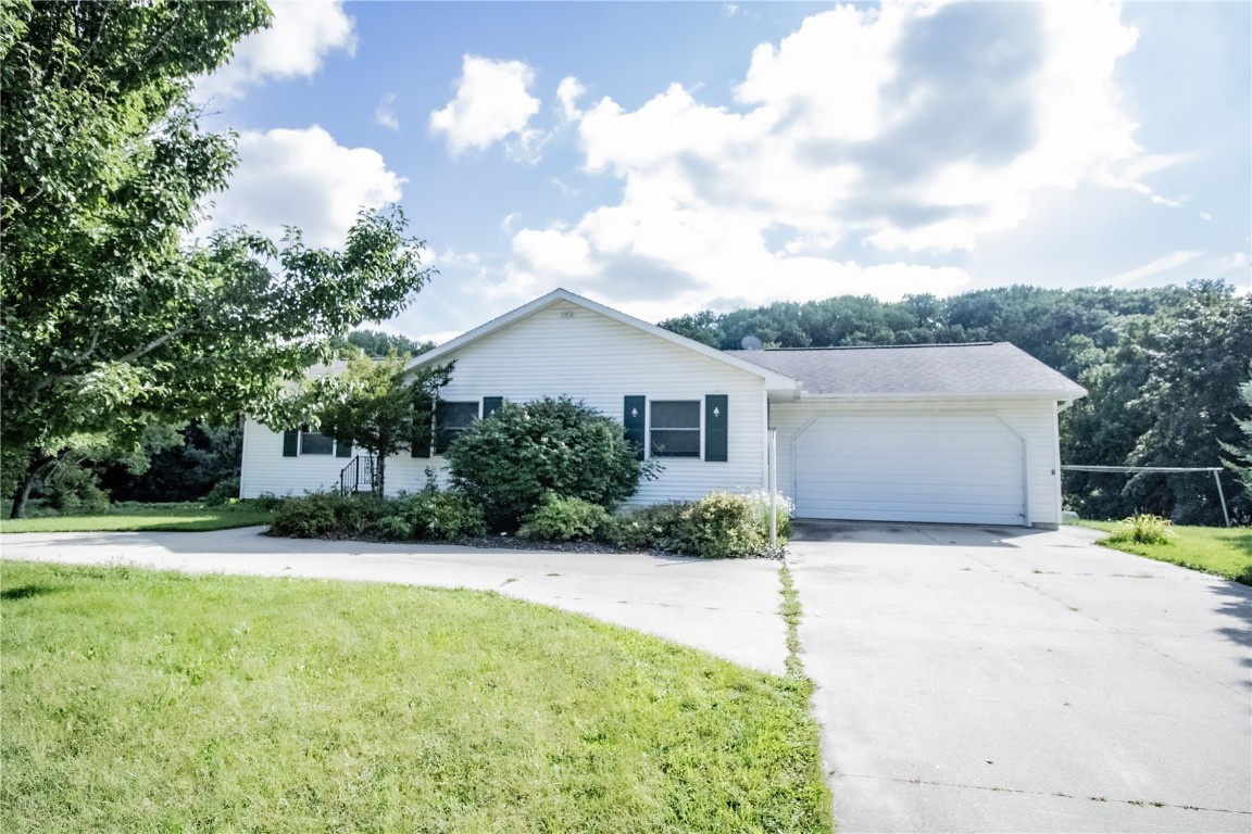 12895 Buffalo Road Anamosa IA 52205