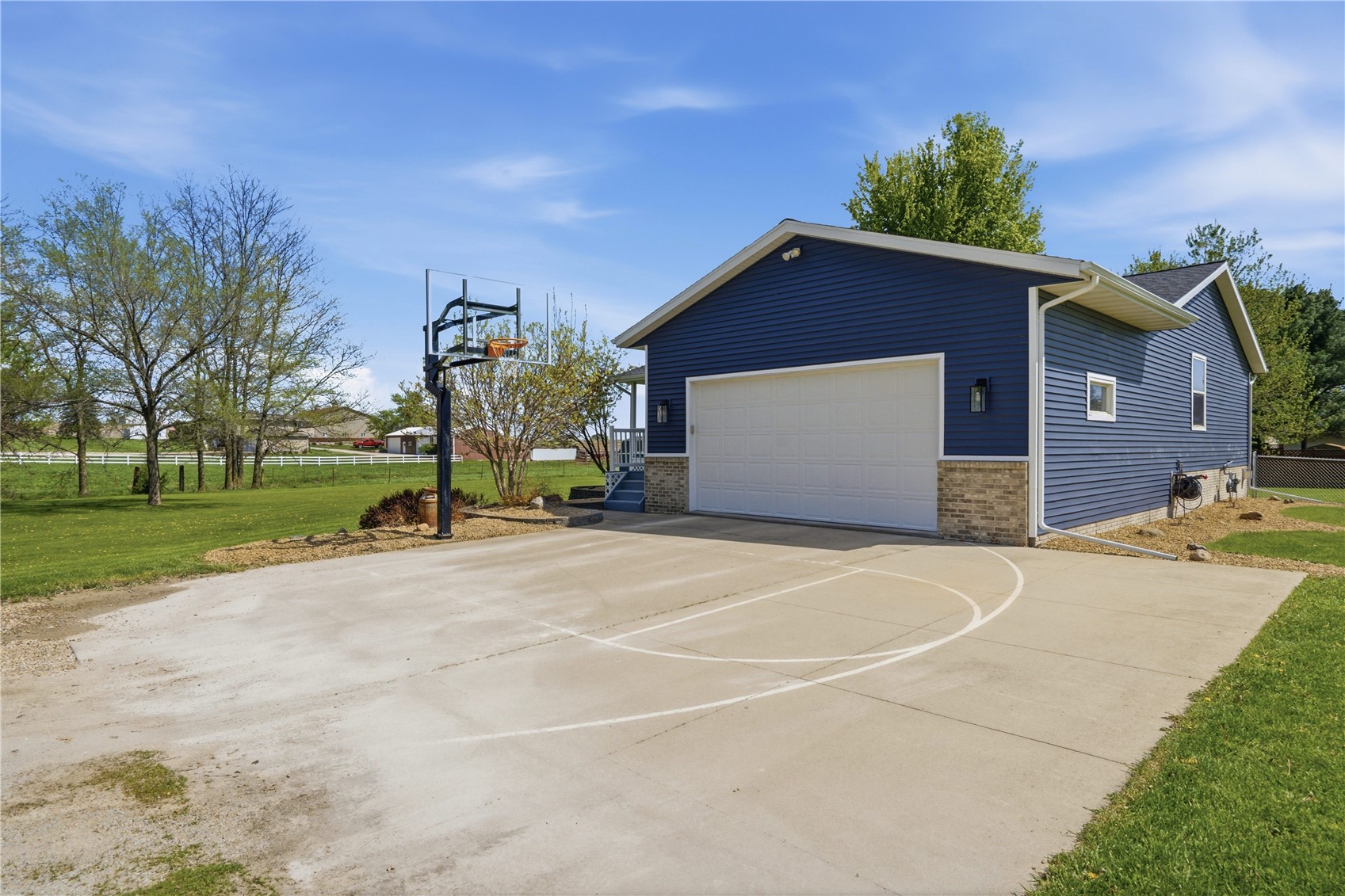 711 Grant Street Walker IA 52352