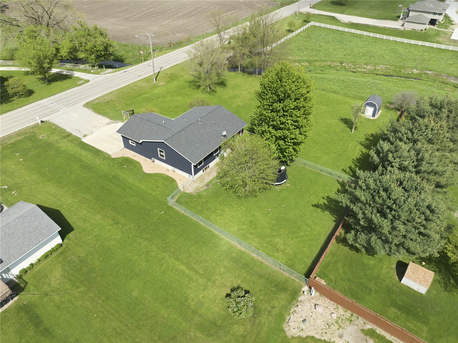 711 Grant Street Walker IA 52352