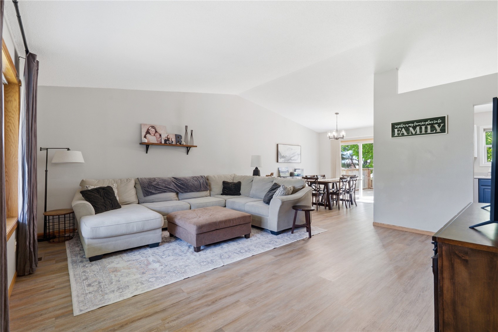 711 Grant Street Walker IA 52352