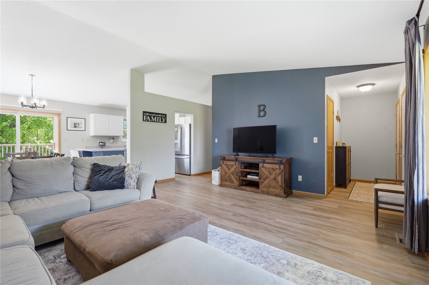 711 Grant Street Walker IA 52352