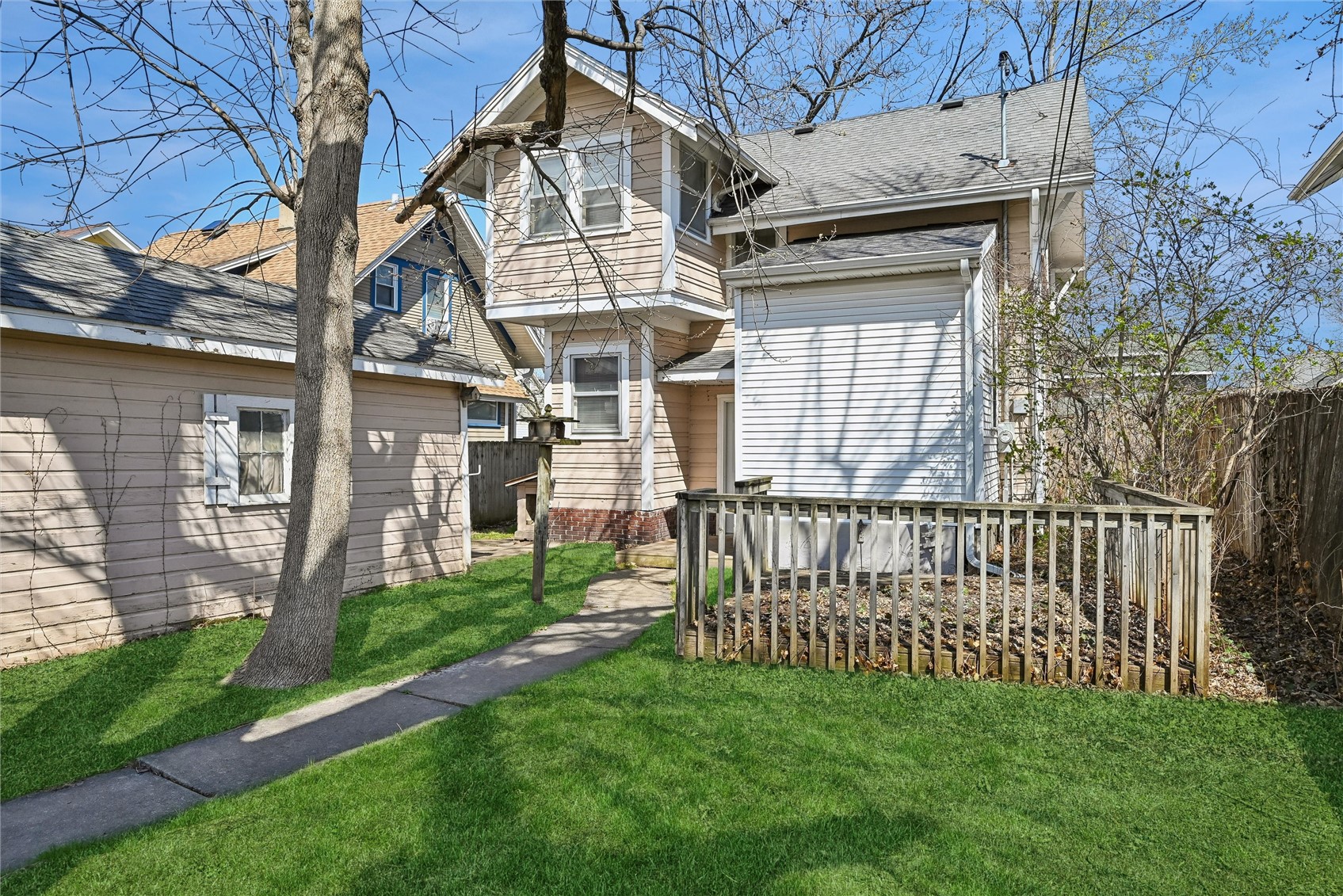 2039 Park Avenue SE Cedar Rapids IA 52403