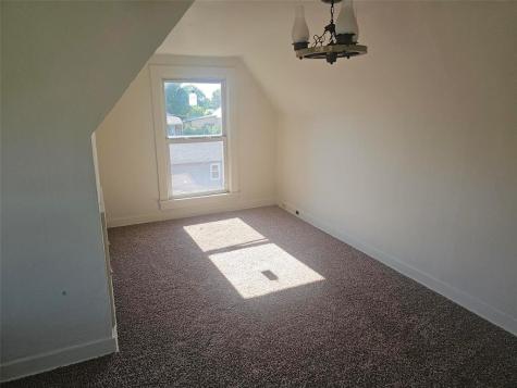 1105 5th Street E Vinton IA 52349