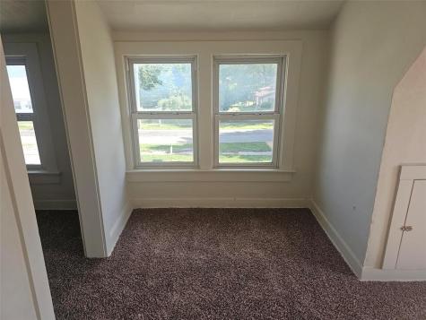 1105 5th Street E Vinton IA 52349