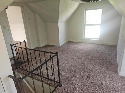 1105 5th Street E Vinton IA 52349