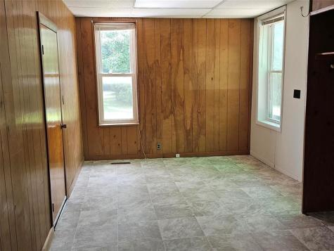 1105 5th Street E Vinton IA 52349