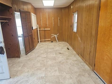 1105 5th Street E Vinton IA 52349