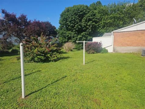 1105 5th Street E Vinton IA 52349