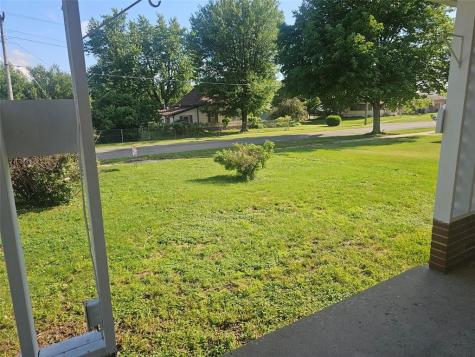 1105 5th Street E Vinton IA 52349