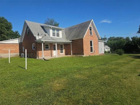 1105 5th Street E Vinton IA 52349