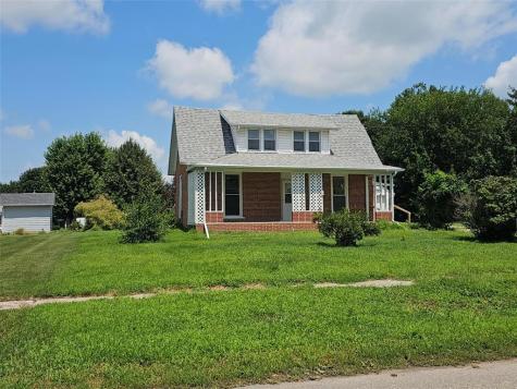 1105 5th Street E Vinton IA 52349
