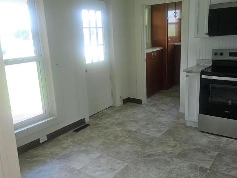 1105 5th Street E Vinton IA 52349