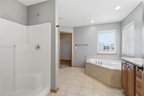 89 Cardinal Avenue NE Atkins IA 52206