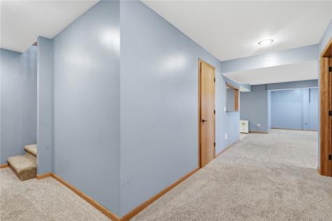 89 Cardinal Avenue NE Atkins IA 52206