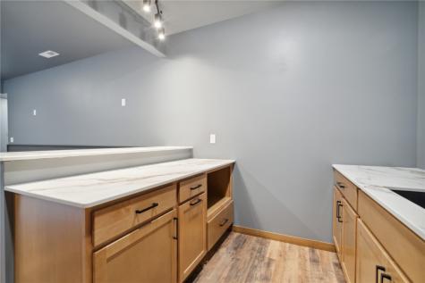5512 Seminole Valley Trail NE Cedar Rapids IA 52411