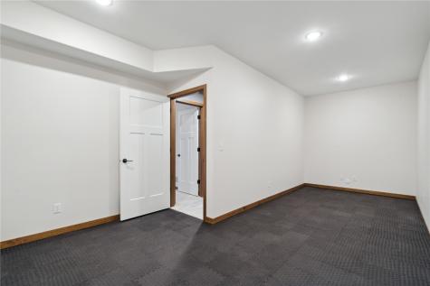 5512 Seminole Valley Trail NE Cedar Rapids IA 52411