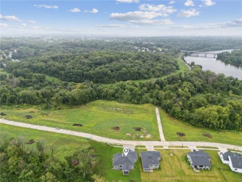 5512 Seminole Valley Trail NE Cedar Rapids IA 52411