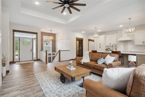 5512 Seminole Valley Trail NE Cedar Rapids IA 52411
