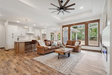 5512 Seminole Valley Trail NE Cedar Rapids IA 52411