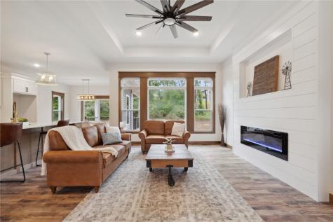 5512 Seminole Valley Trail NE Cedar Rapids IA 52411