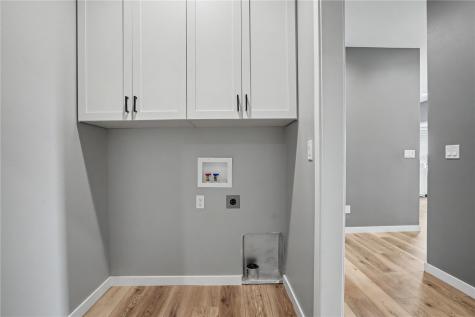 241 Howard Avenue NW Swisher IA 52338