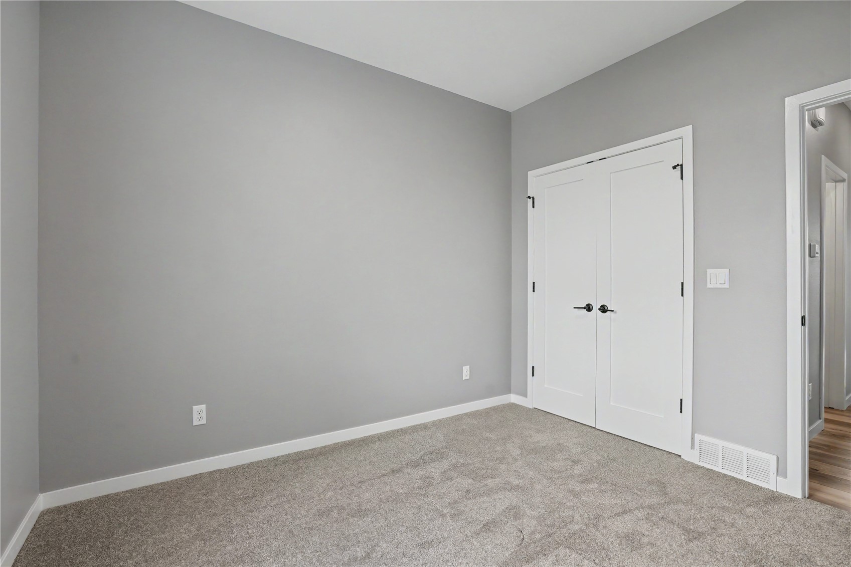 241 Howard Avenue NW Swisher IA 52338