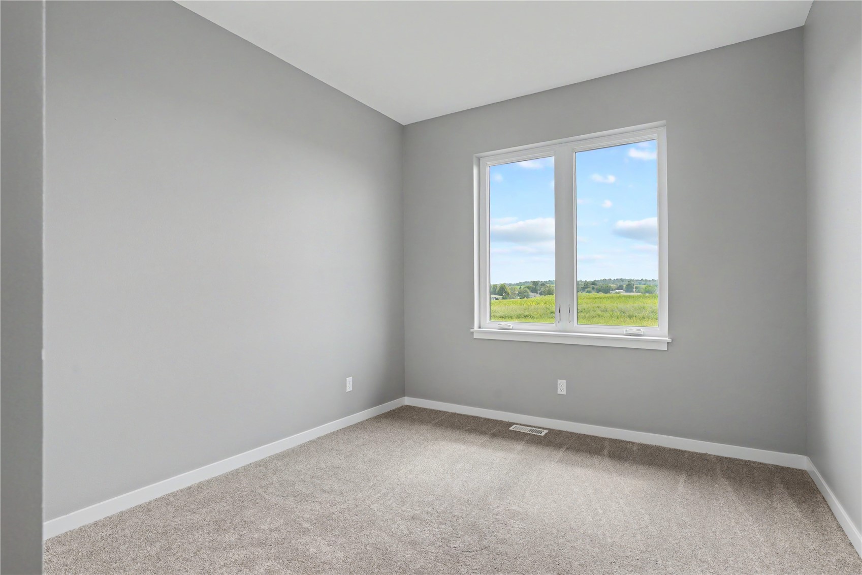 241 Howard Avenue NW Swisher IA 52338