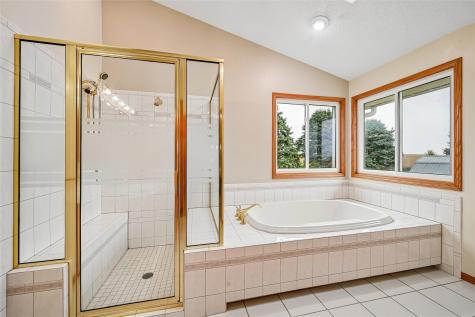 1505 Linn Delaware Road Coggon IA 52218