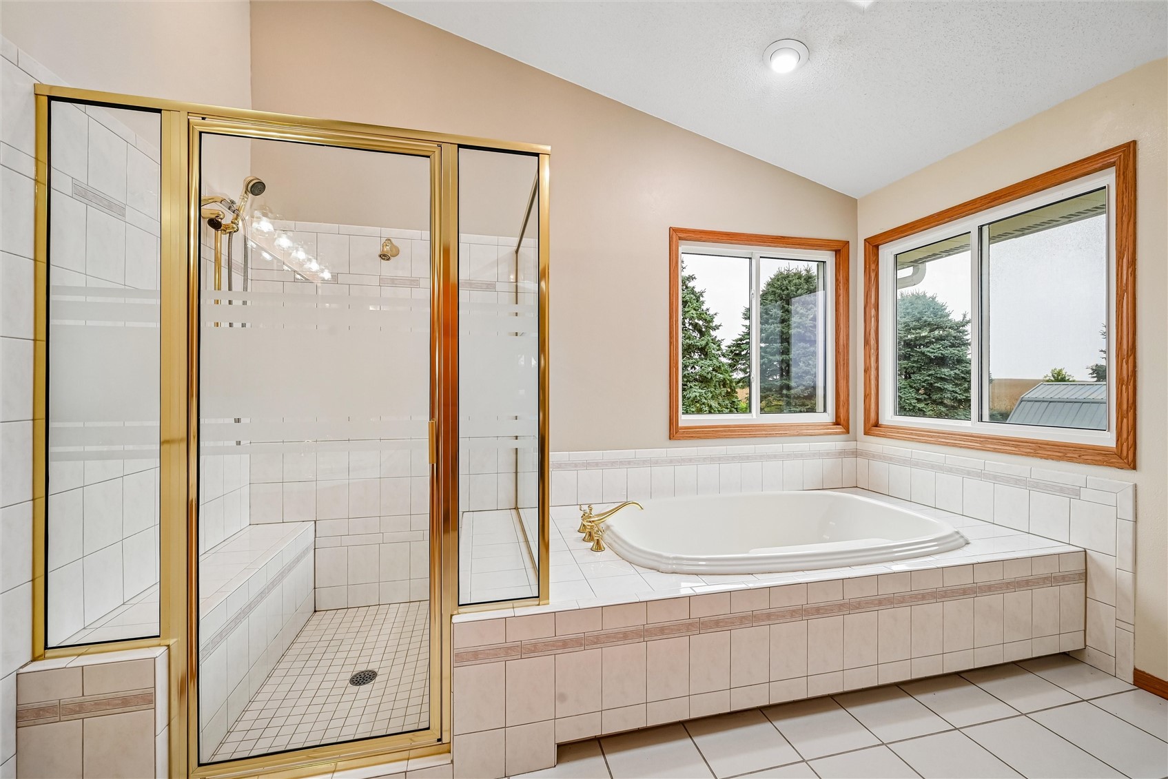 1505 Linn Delaware Road Coggon IA 52218