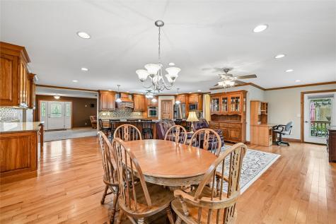 1505 Linn Delaware Road Coggon IA 52218