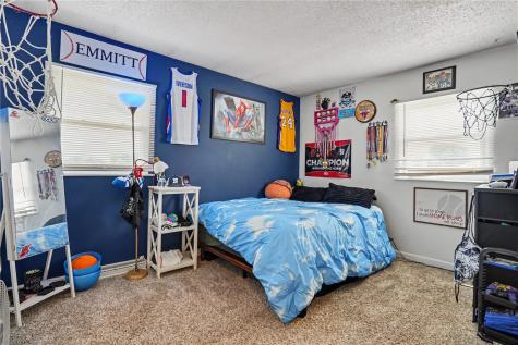 1701 Springdale Drive Clinton IA 52732