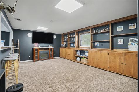 1701 Springdale Drive Clinton IA 52732