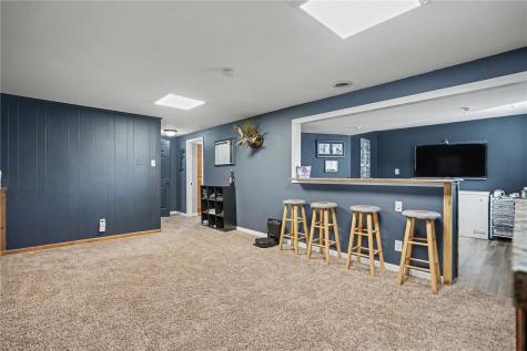 1701 Springdale Drive Clinton IA 52732