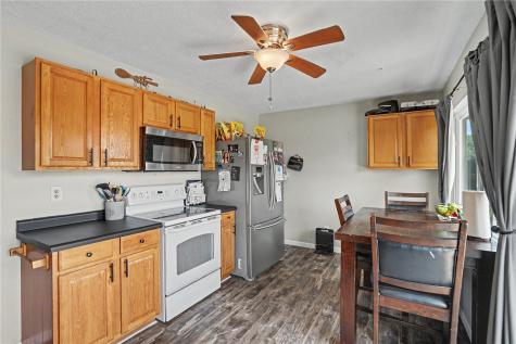 1701 Springdale Drive Clinton IA 52732
