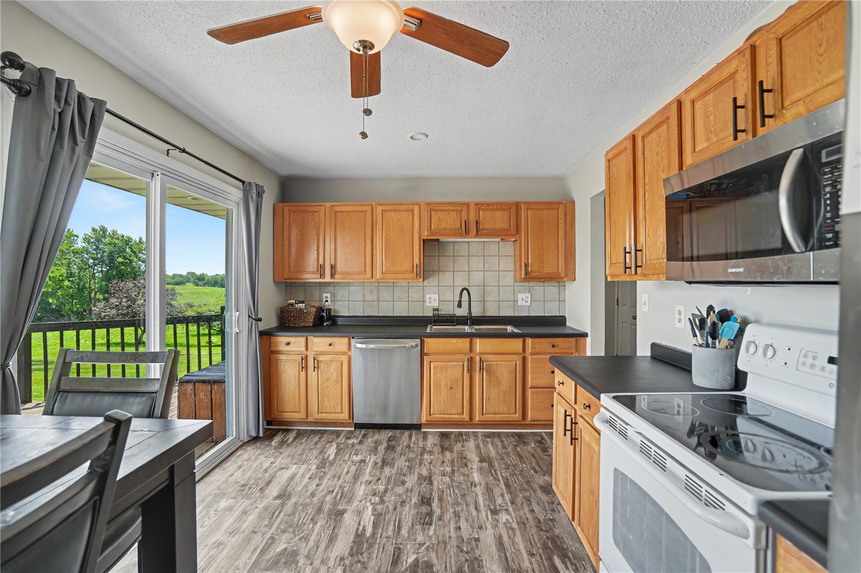 1701 Springdale Drive Clinton IA 52732