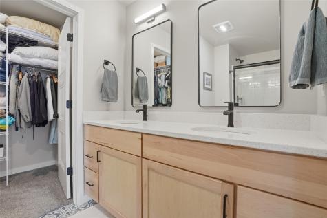 195 Sedona Street Iowa City IA 52246